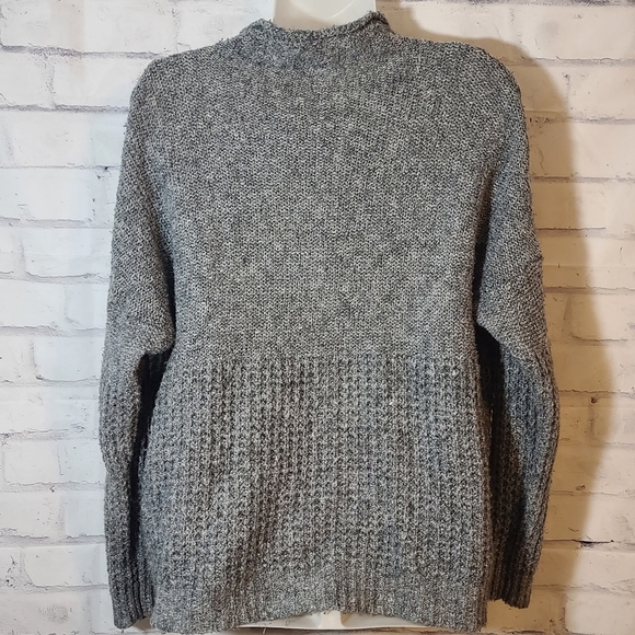 American Eagle Gray Mockneck Sweater XL - Picture 2 of 4